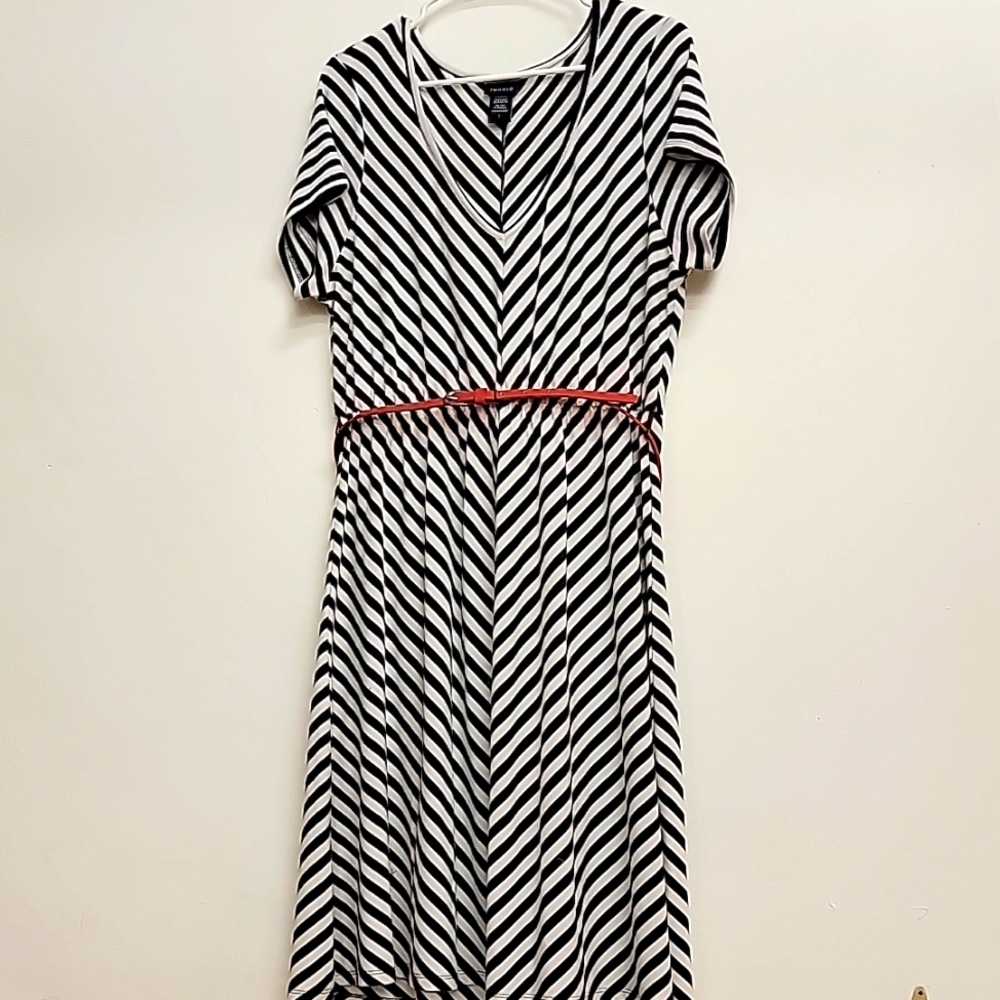 Torrid Black White Striped Knit Dress 2 18/20 EUC